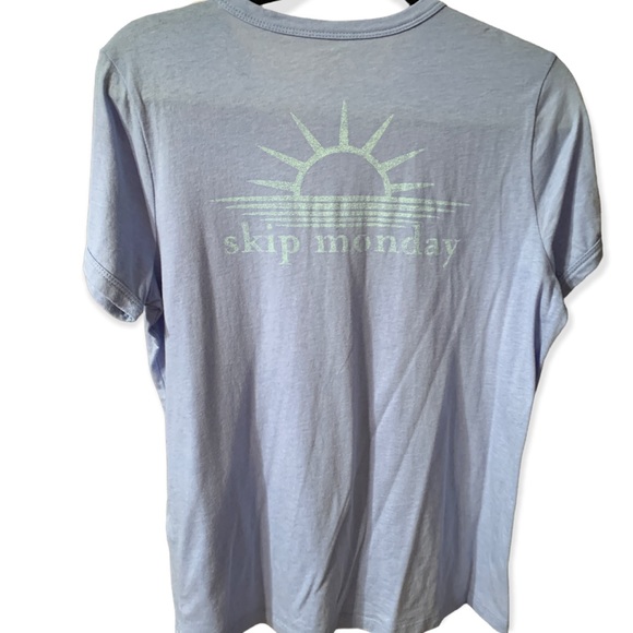 Women’s large Vineyard Vines shirt. GUC. - Picture 2 of 5